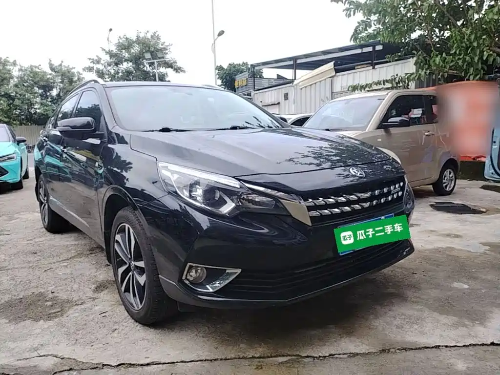 2019 Venucia T90