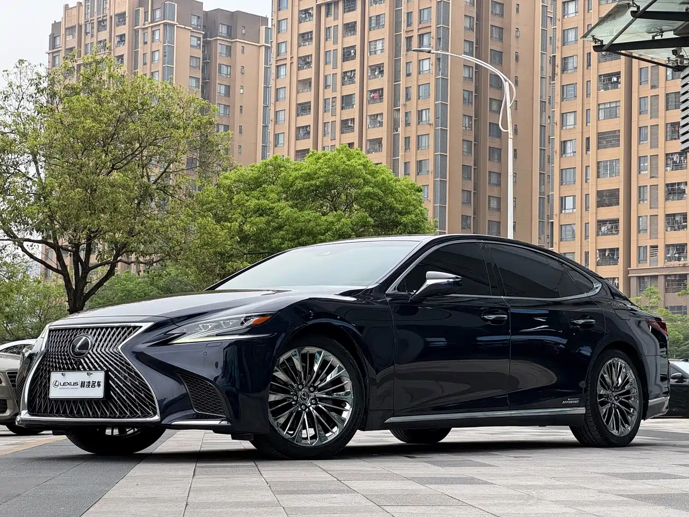 Lexus LS 2018 500h Executive Edition China VI