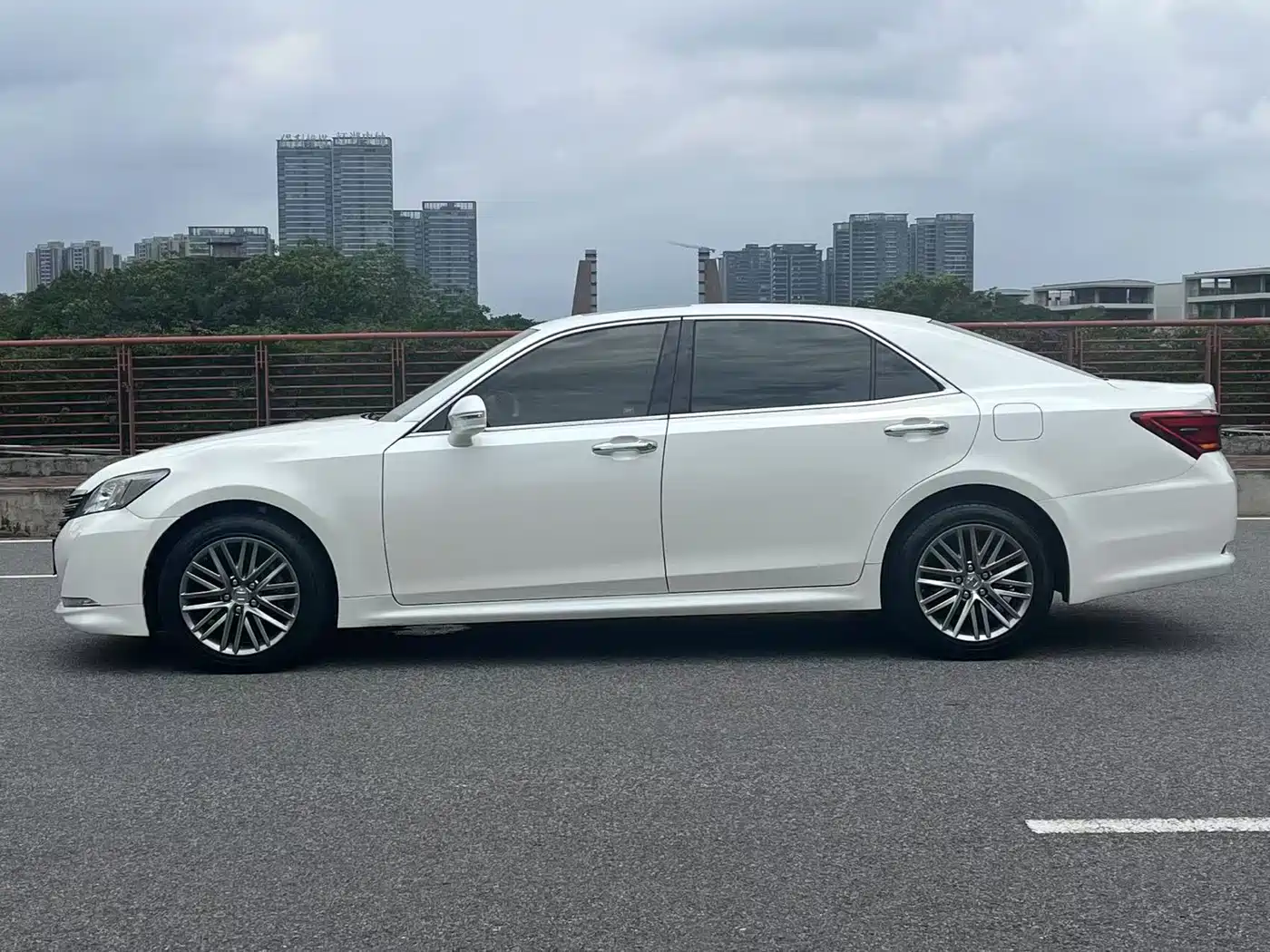 Toyota Crown 2017 2.0T Sport Edition фото 4