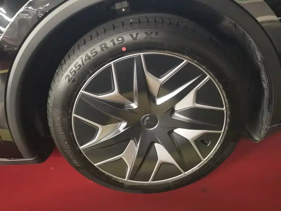 Tesla Model Y L 2026 2025 Facelift Long Range AWD