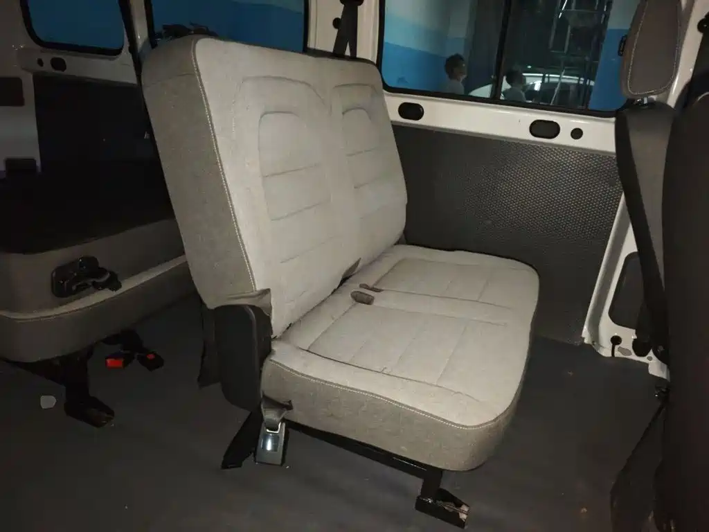 Wuling Motors Wuling Yangguang 2025 2024 300KM Comfort Bus Version 75kW