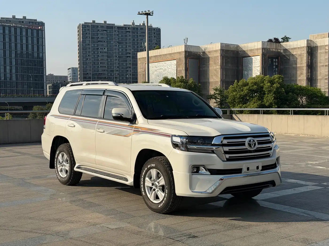 Toyota Land Cruiser (Import) фото 3