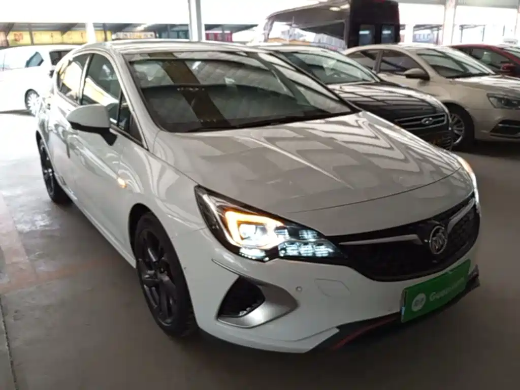 Фото 22 - Buick Verano