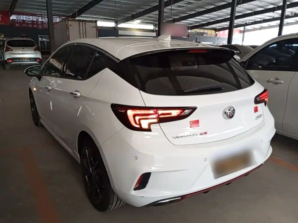 Фото 23 - Buick Verano