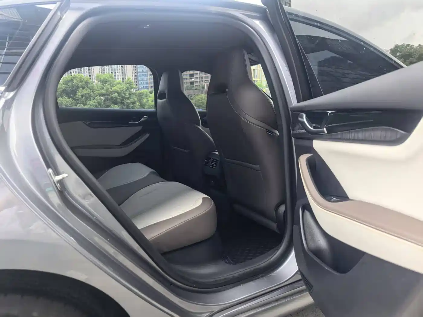 BYD Qin PLUS 2024 Glory Edition DM-i 55KM Leading фото 13