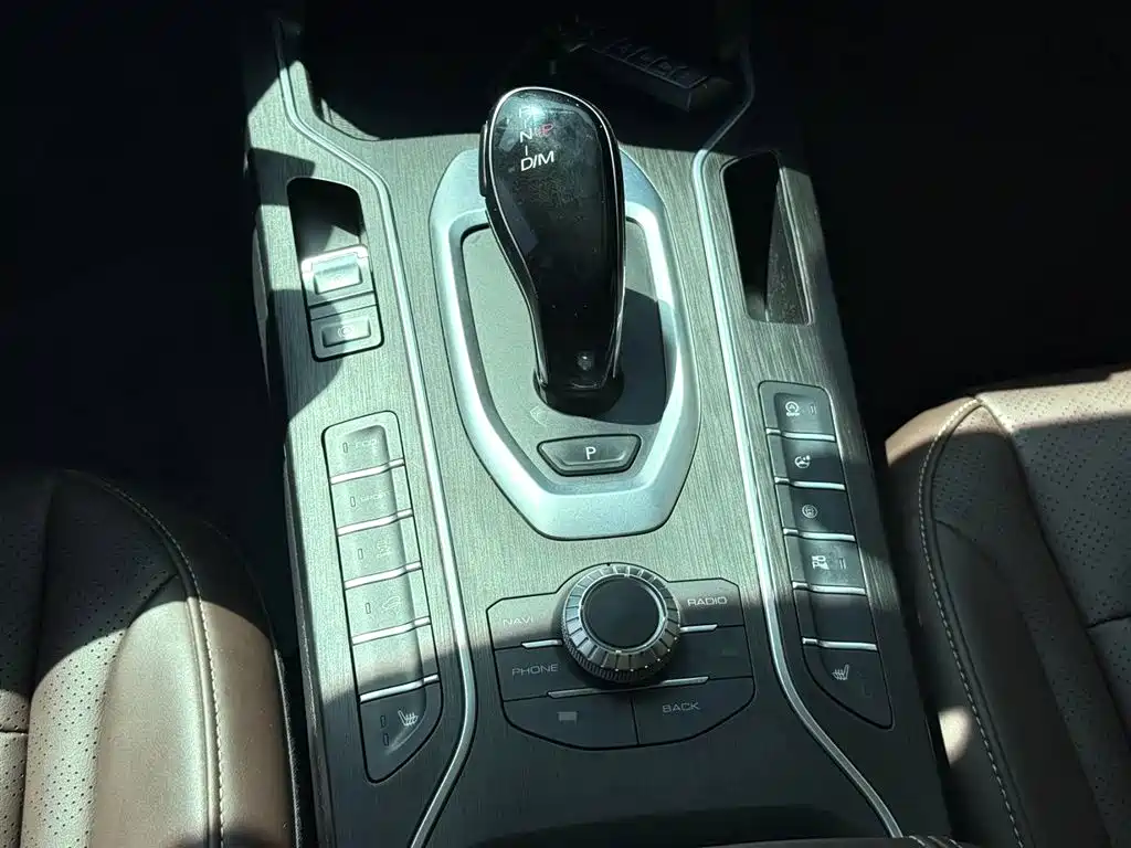 WEI PAI WEI BRAND VV6