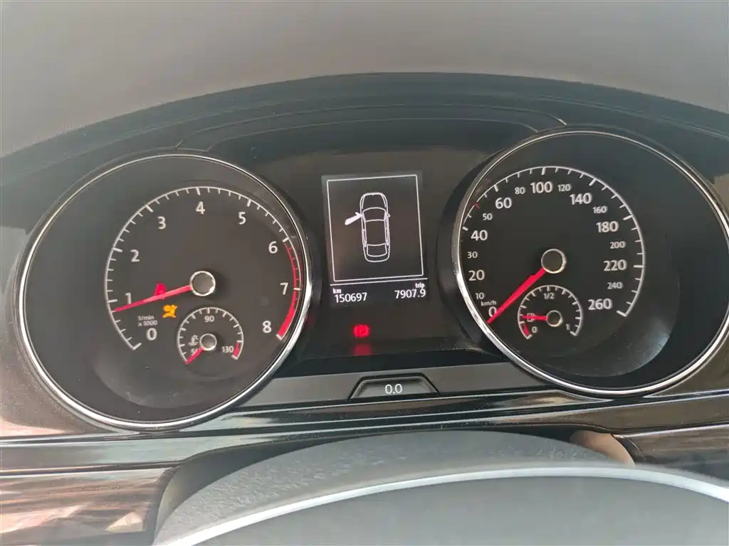 Volkswagen Lamando 2015 280TSI DSG Comfort фото 8
