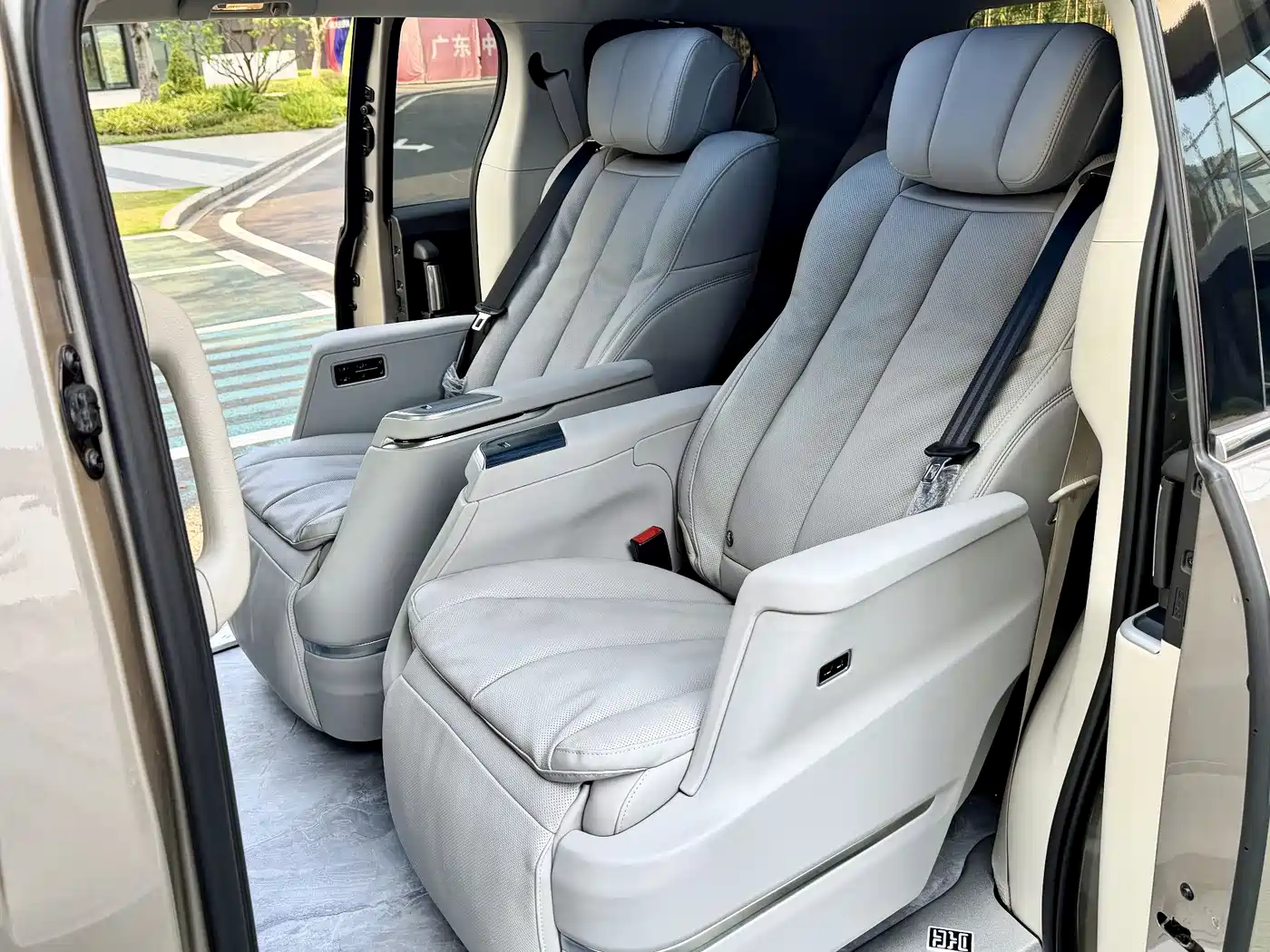 Buick GL8 2022 Land Business Class 652T Comfort фото 18