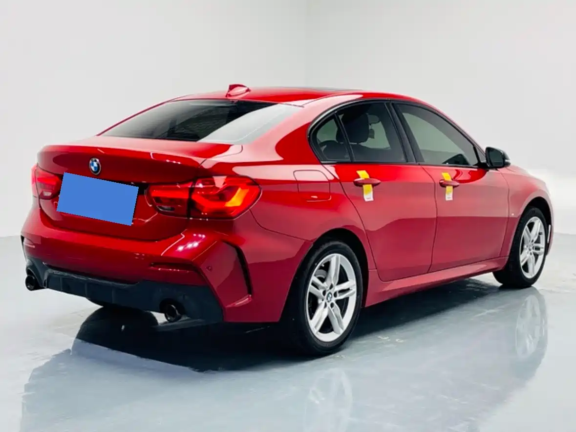 BMW 1 Series 2021 120i M Sport Shadow Edition фото 8