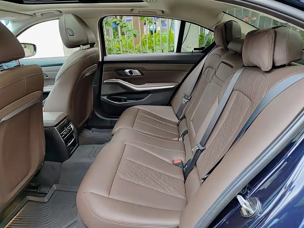 BMW i3 2023 eDrive 40 L Shadowline Package фото 8