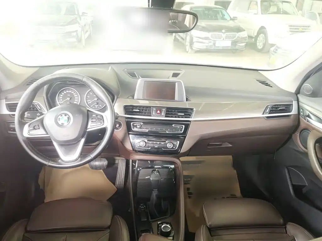 Фото 14 - BMW X1