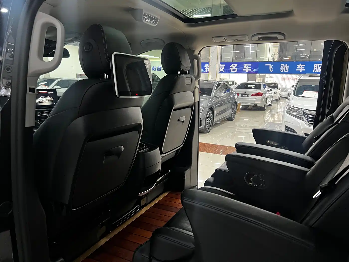 Mercedes-Benz V-Class 2018 V 260 Pilot Edition China V фото 7