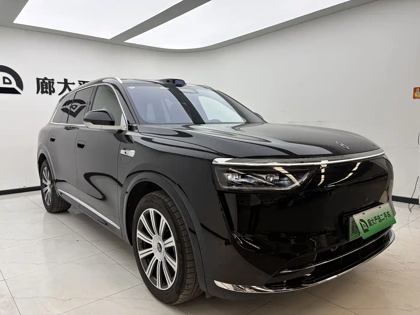 AITO Wenjie AITO M8 2025 Range Extender Max+ Edition 53.4kWh 5-seater фото 2