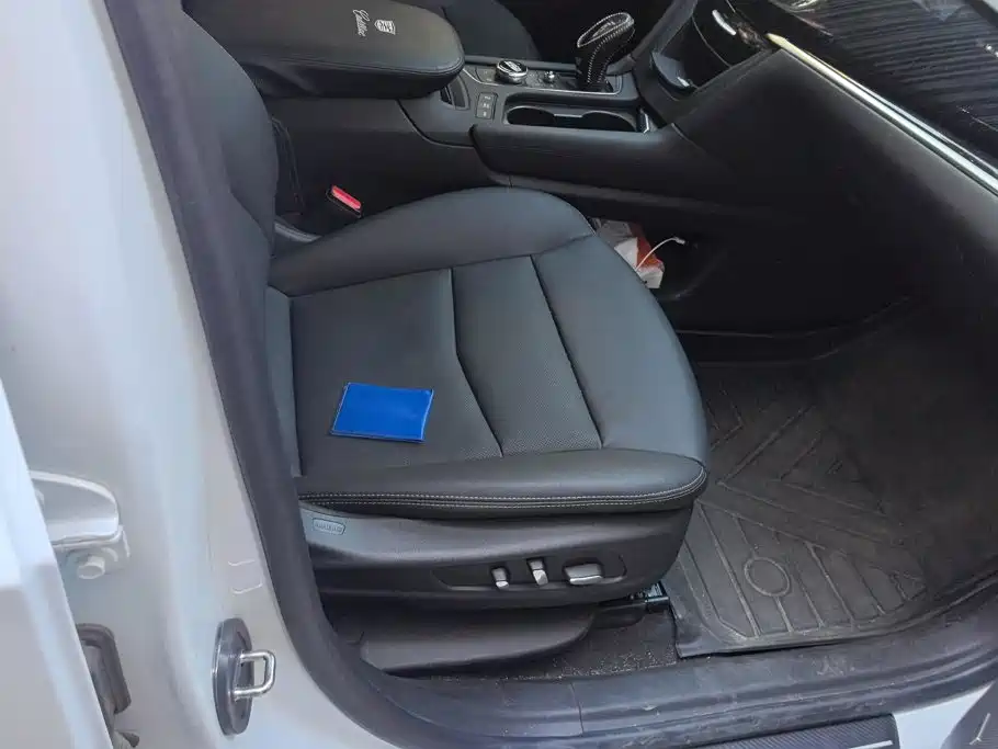 Cadillac XT6 2024 2022 2.0T 6-Seater 4WD Luxury Edition