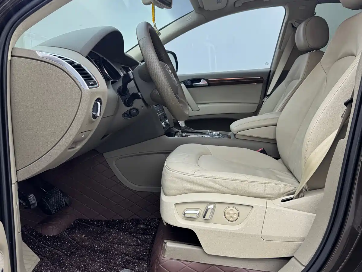 Фото 4 - Audi Q7