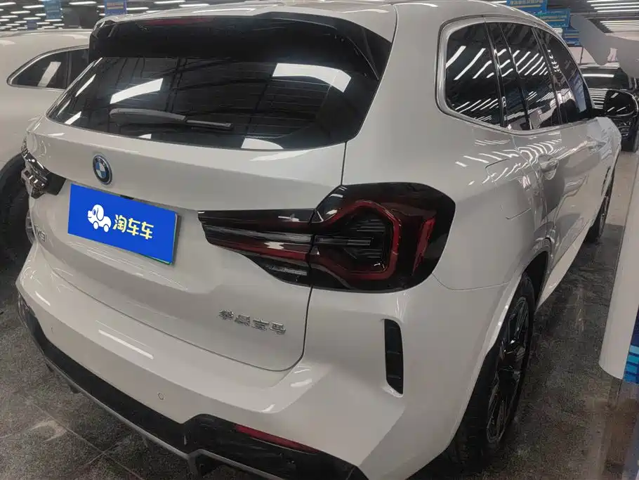 BMW iX3 2024 Leading Edition фото 3