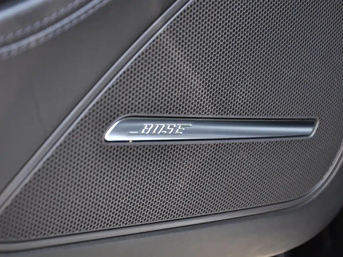 Audi A8 2012 A8L 6.3 FSI W12 quattro фото 13