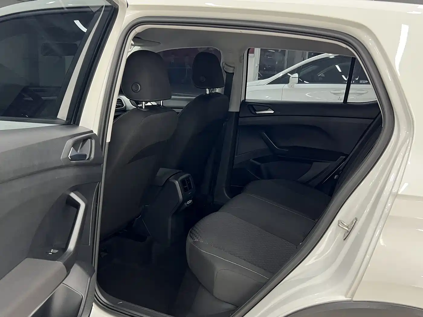 VOLKSWAGEN EXPLORING THE SHADOW