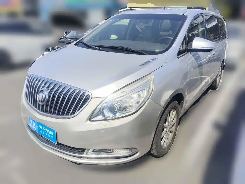 Фото 1 - Buick GL8
