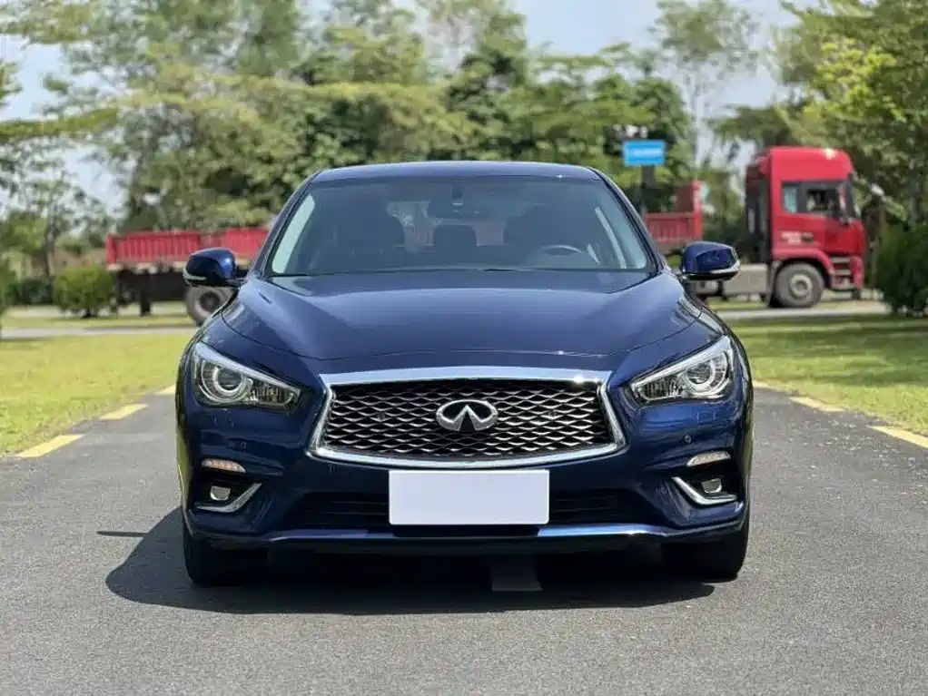 Фото 2 - Infiniti Q50L