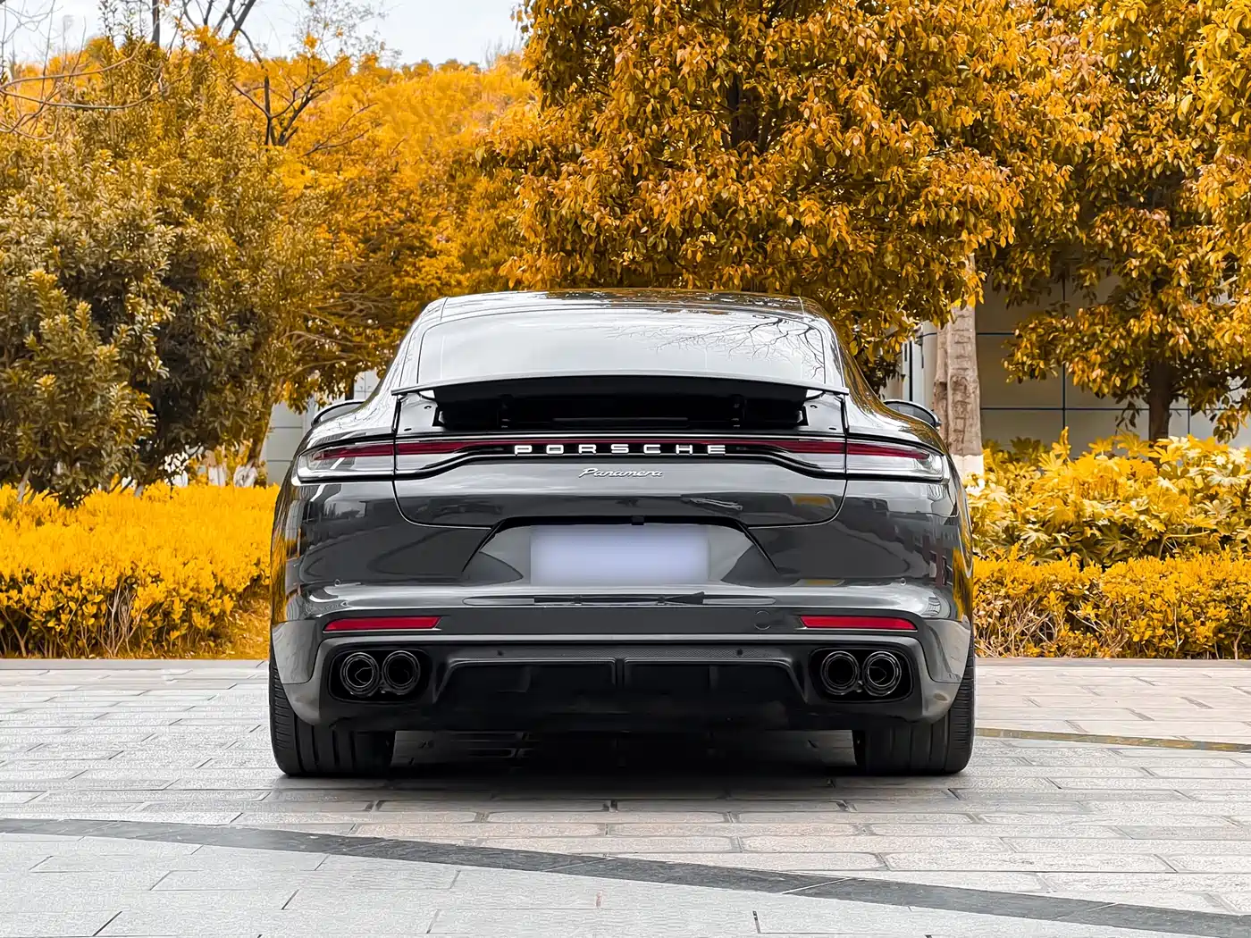 PORSCHE PANAMERA
