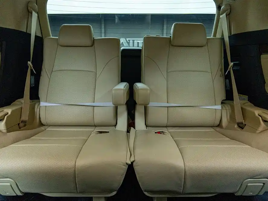 Toyota Alphard 2021 Hybrid 2.5L Luxury фото 12