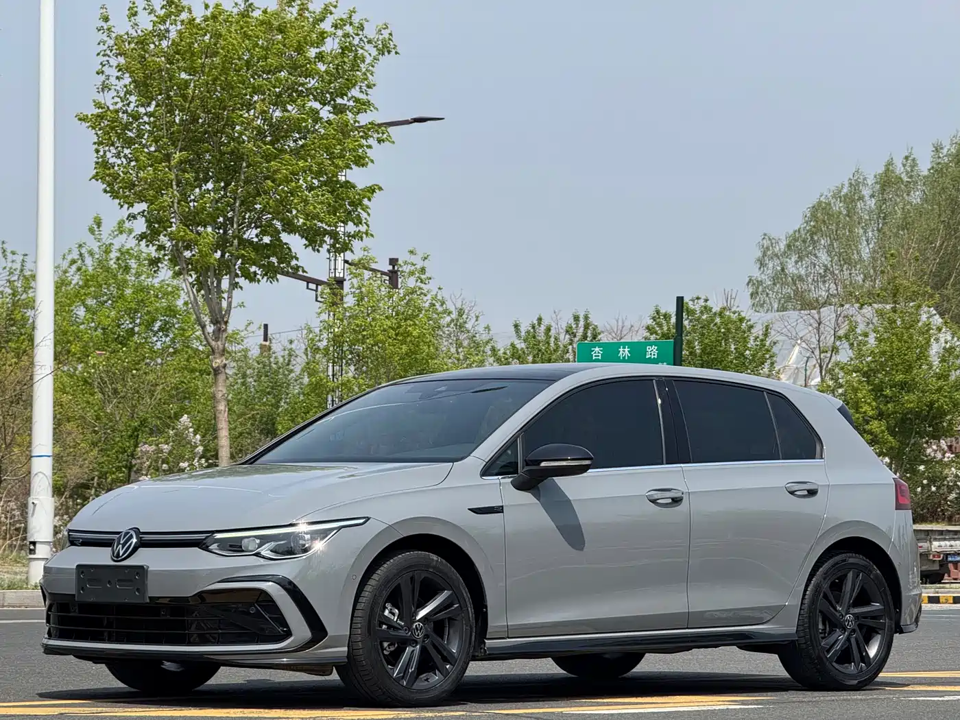 Volkswagen Golf 2023 Facelift 280TSI DSG R-Line Lite фото 3
