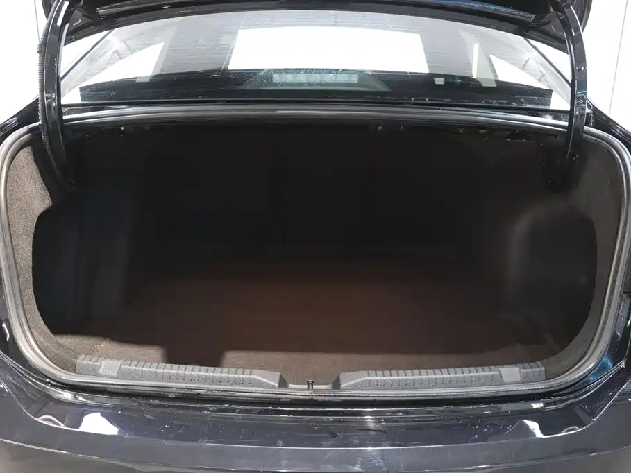 Volkswagen Lavida 2023 1.5L Auto Luxury Edition фото 30