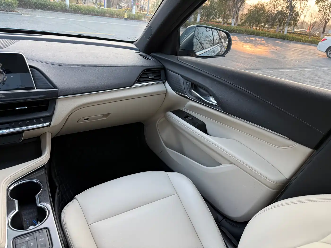 Cadillac CT4 2023 25T Luxury Model фото 11