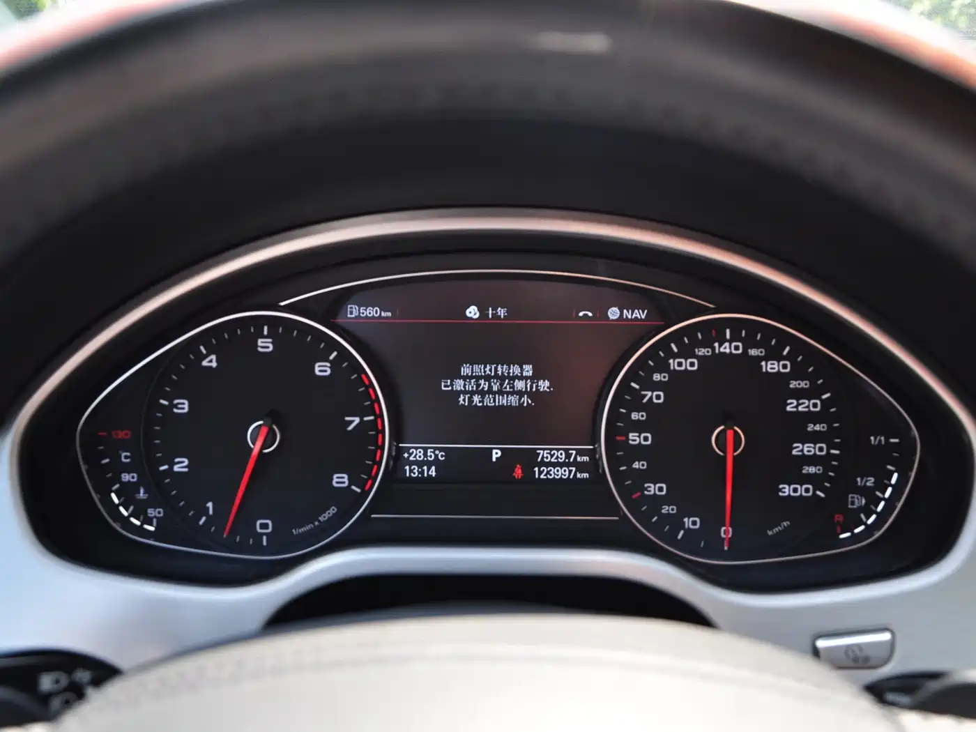 Audi A8 2012 A8L 6.3 FSI W12 quattro фото 9