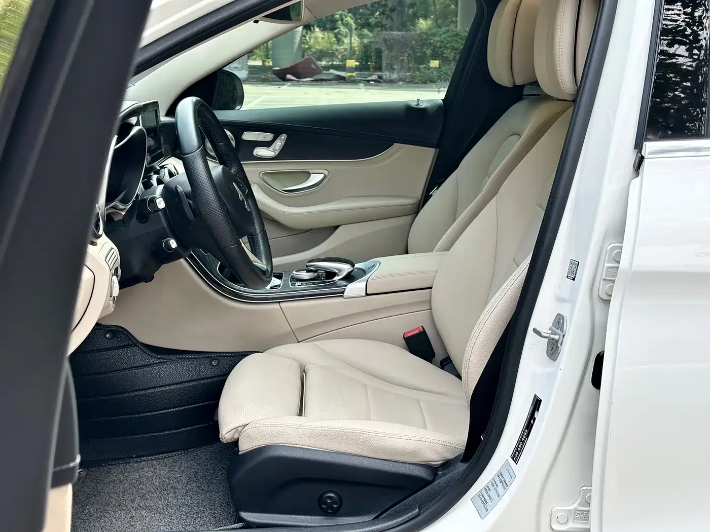 Mercedes-Benz C-Class 2015 Facelift C 200 L Sport фото 9