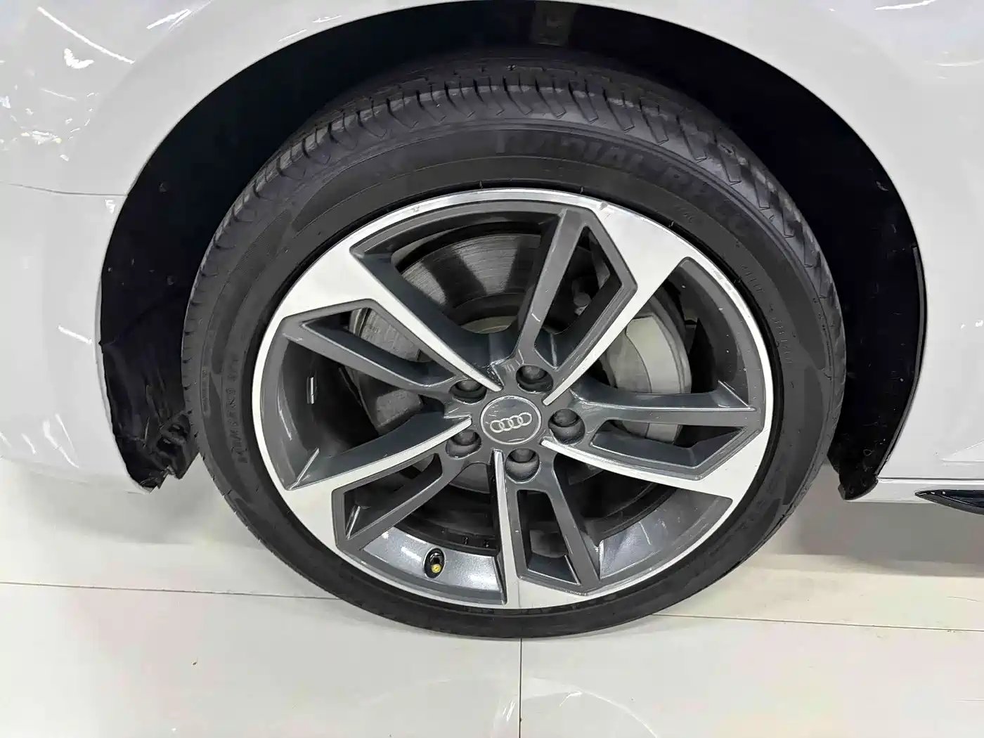 Audi A4L 2017 Model 45 TFSI quattro Sport Version фото 9