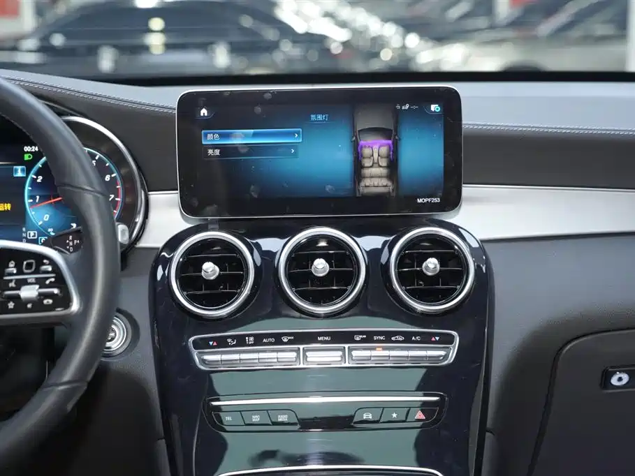 Mercedes-Benz GLC Coupe 2022 Facelift GLC 260 4MATIC Coupe SUV фото 20