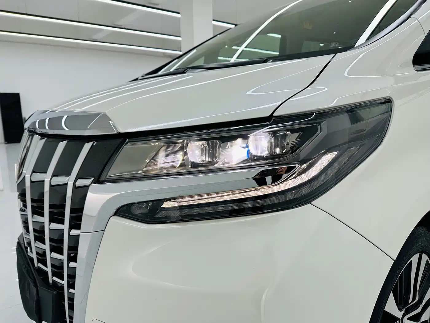 Toyota Alphard 2018 Facelift 3.5L Premium Edition фото 20