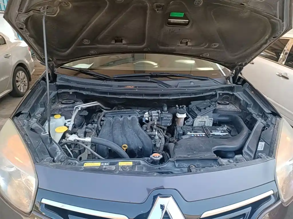 Renault Koleos (Import) 2015 2015 2.0L 2WD Standard