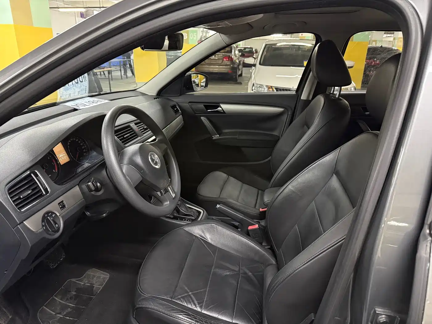 Volkswagen Lavida 2013 Facelift Classic 1.6L Automatic Comfort фото 8