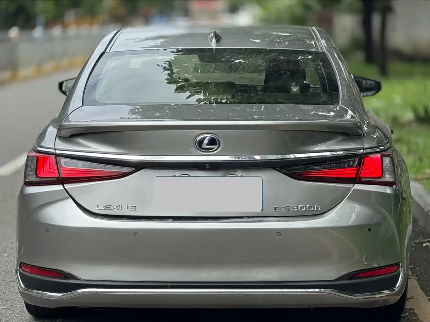 Фото 8 - Lexus ES