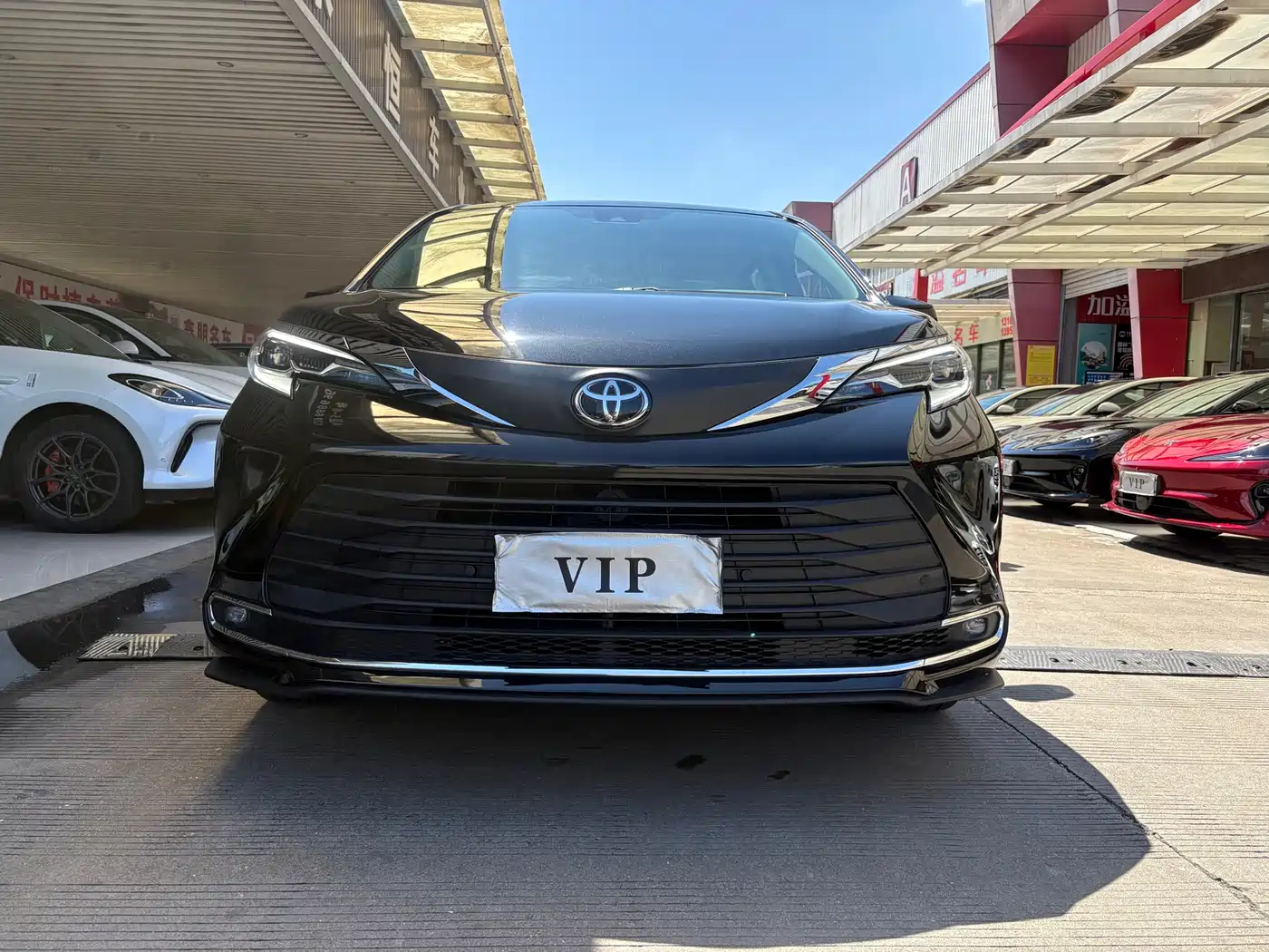Toyota Sienna 2024 2.5L Hybrid Comfort Edition фото 3