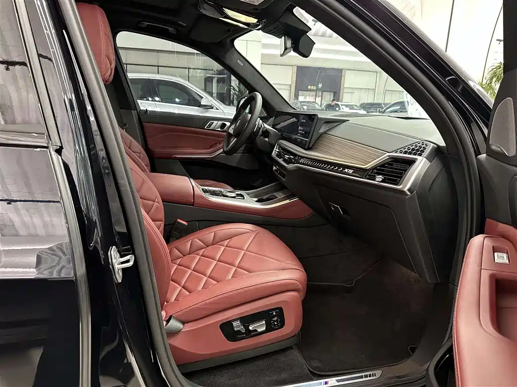 BMW X5 2023 xDrive 40Li M Sport Black Night Package фото 17