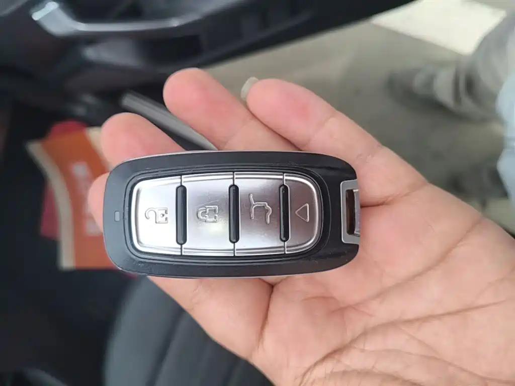 Volkswagen Lavida 2017 1.6L Automatic Comfort Edition фото 9