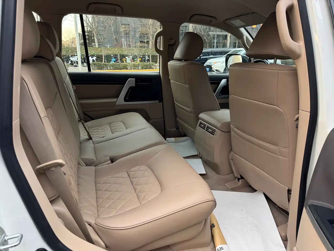 Toyota Land Cruiser (Import) 2015 4.0L V6 Middle East Low Configuration Edition фото 18