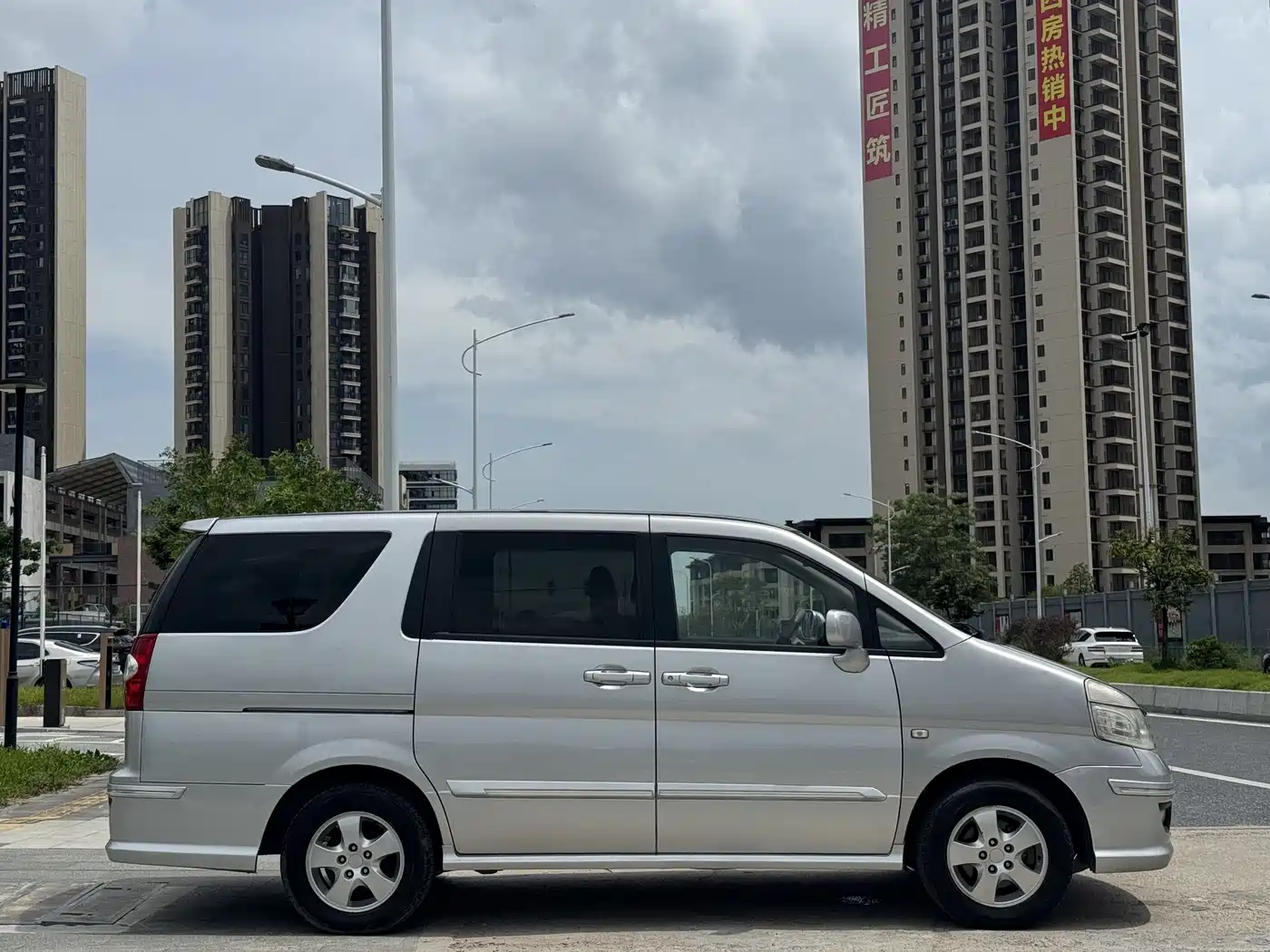 Dongfeng Yuxuan 2010 2009 2.0L Manual Luxury