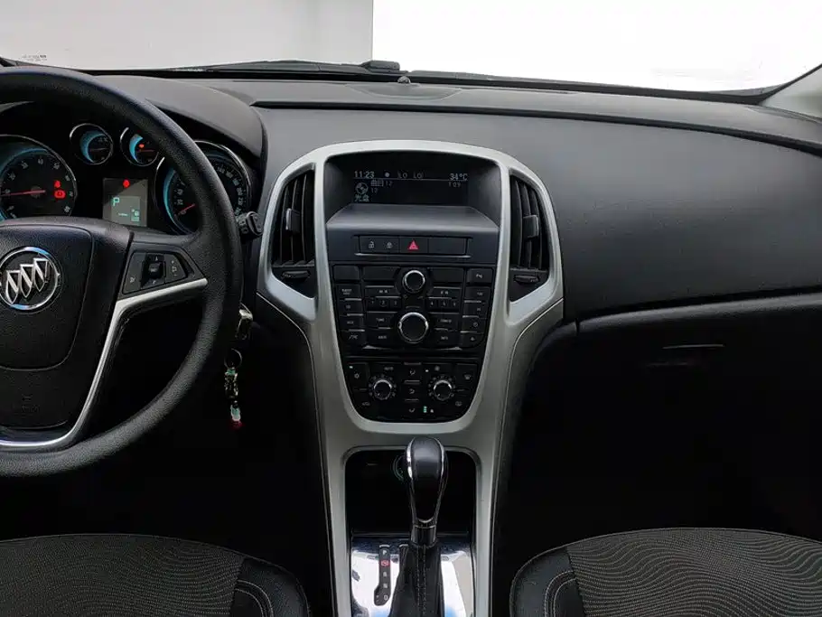 Фото 13 - Buick Excelle