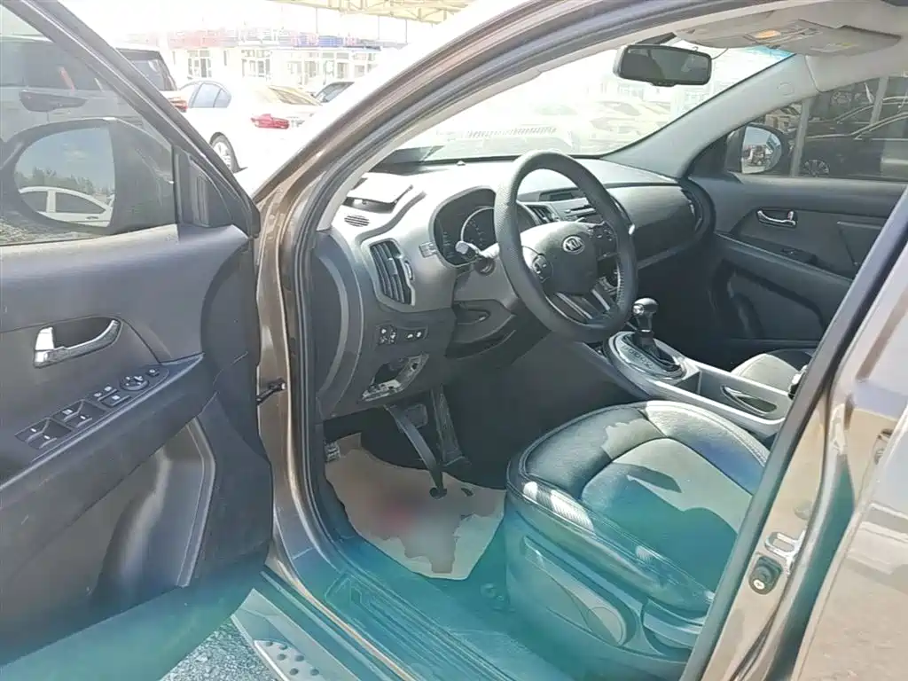 Kia Sportage 2016 2.0L Automatic 2WD DLX фото 16
