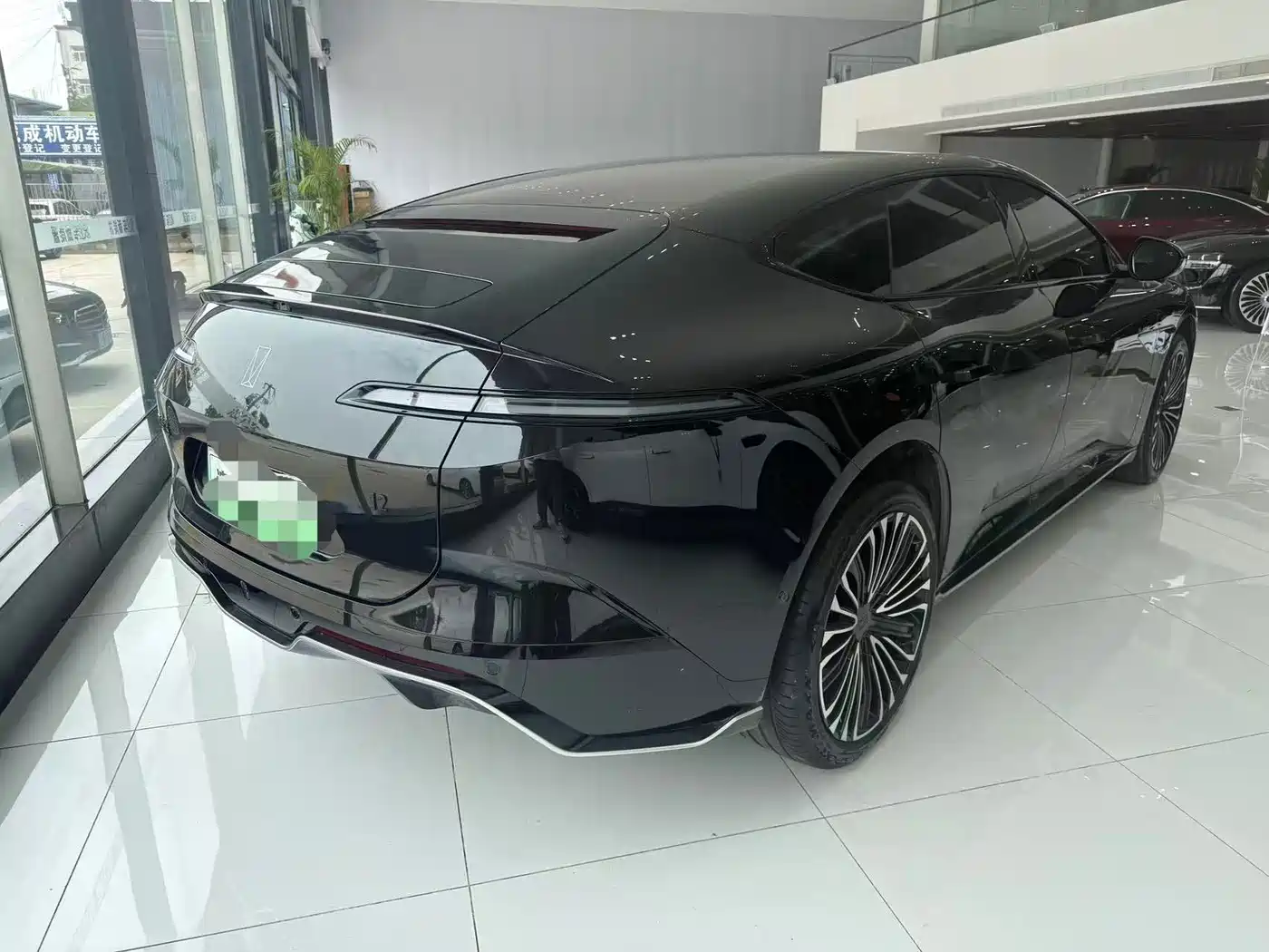 Avatr 12 2025 Ultra Pure Electric AWD фото 2