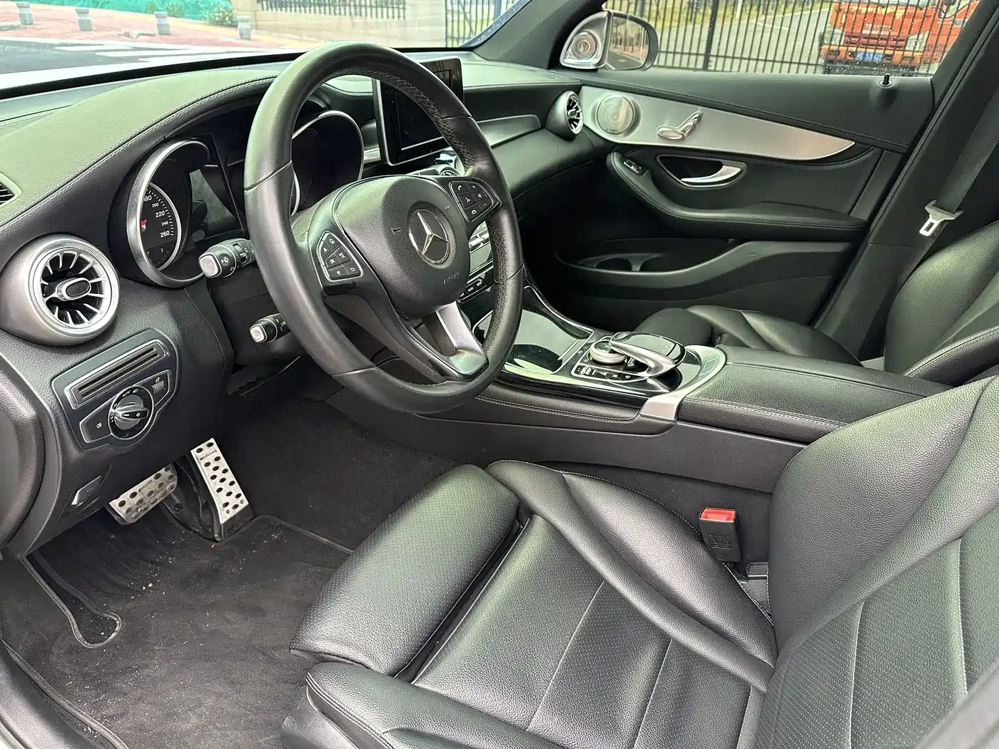 Mercedes-Benz GLC 2016 GLC 200 4MATIC фото 4