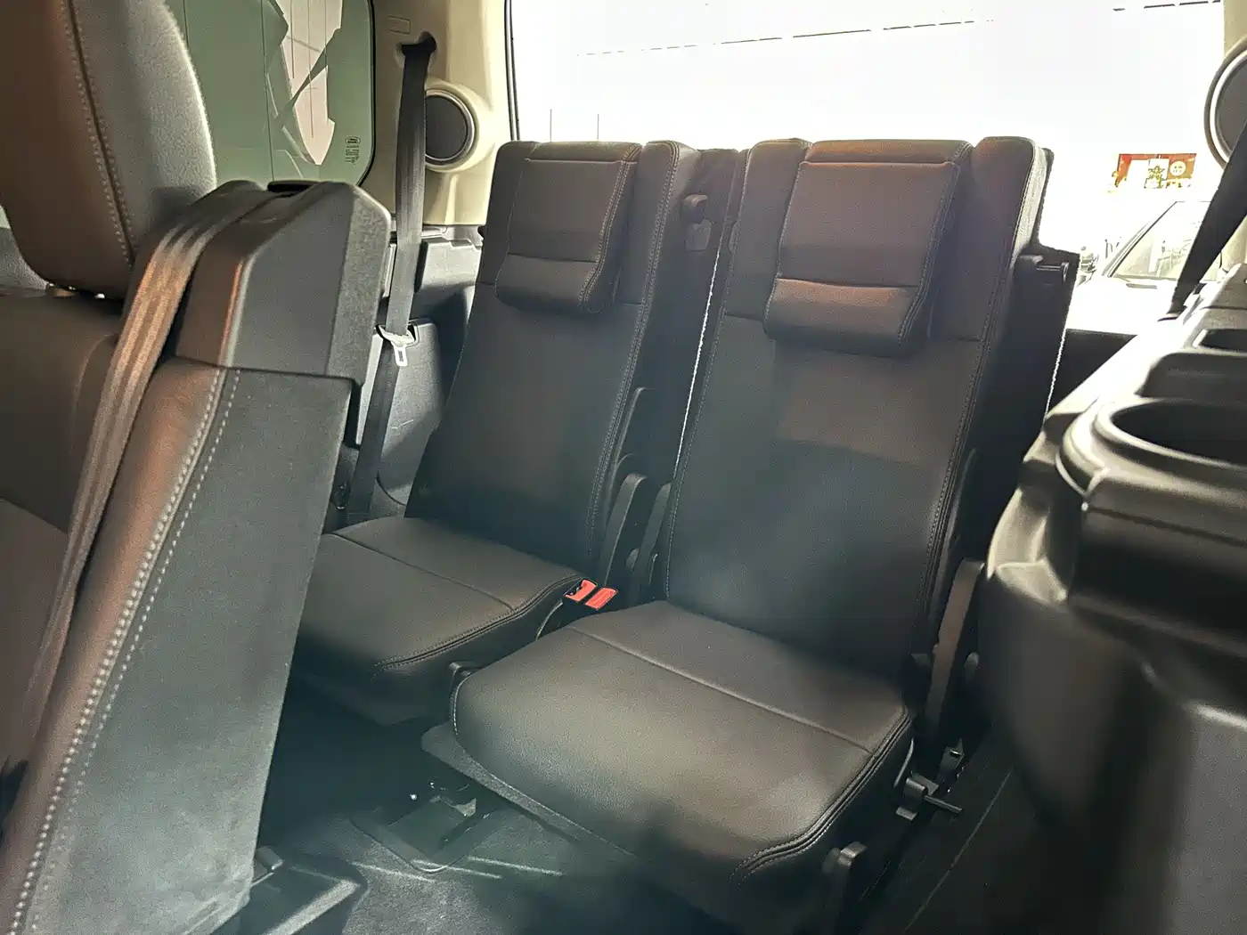 Land Rover Discovery 2015 3.0 SDV6 HSE Diesel фото 15