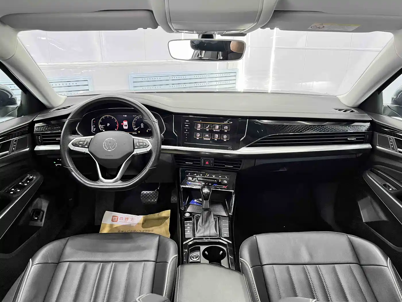 Volkswagen Passat 2022 280TSI Elite Edition фото 12
