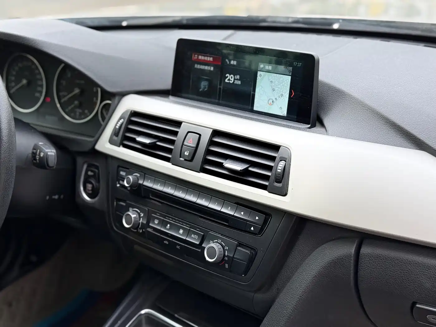 Фото 9 - BMW 3 Series