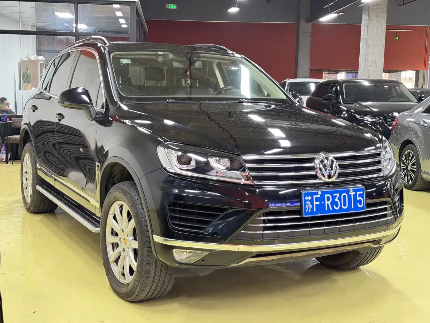 VOLKSWAGEN TOUAREG